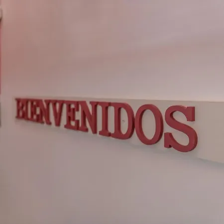 Lejlighed Deluxe A 10 Min Del Acueducto I Jardin I 2 Tv I 5g I Aparca En La Puerta I Ubicacion Excelente I Todas Ventanas A La Calle Segovia