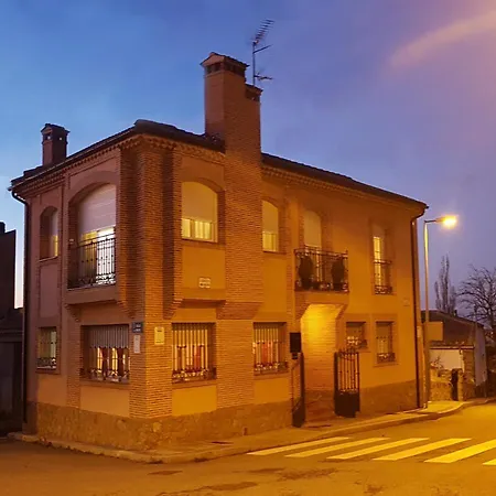 Apartment Gran Con Jardin A 55 Min De Madrid Wifi Free Aparca En La Puerta Segovia