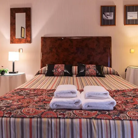 Gran Con Jardin A 55 Min De Madrid Wifi Free Aparca En La Puerta *