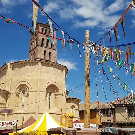 Gran Con Jardin A 55 Min De Madrid Wifi Free Aparca En La Puerta Apartmán