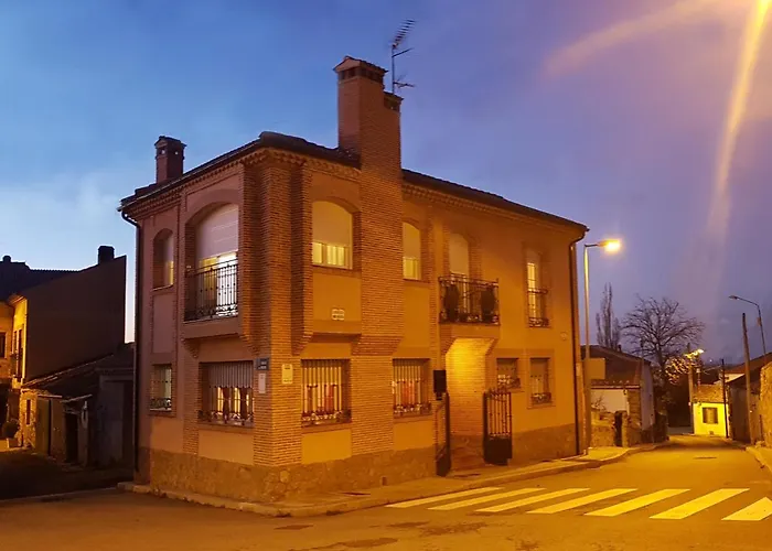 Lägenhet Gran Con Jardin A 55 Min De Madrid Wifi Free Aparca En La Puerta Segovia