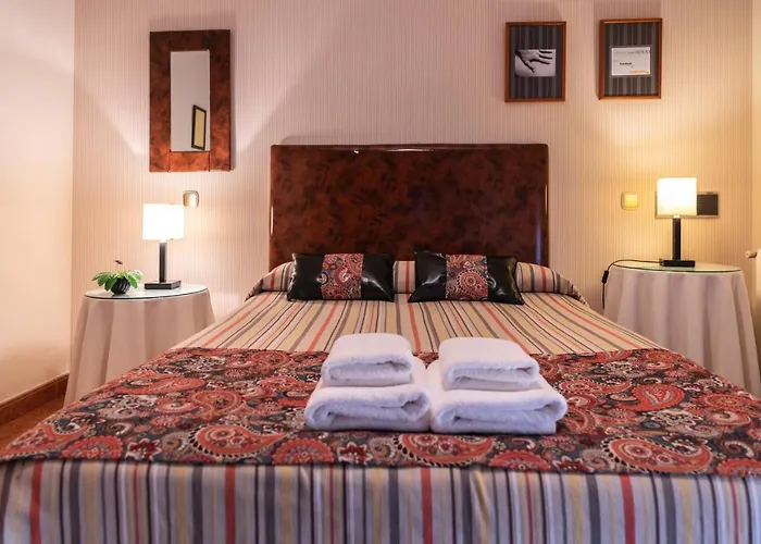 Gran Con Jardin A 55 Min De Madrid Wifi Free Aparca En La Puerta *